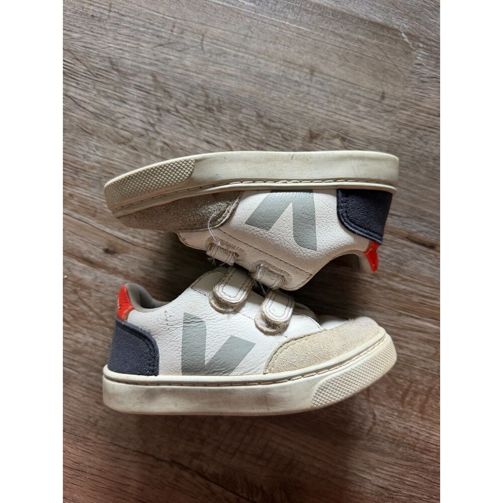 VEJA V-12 LEATHER WHITE MULTICO NAUTICO